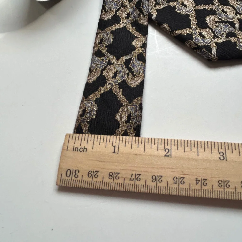 Claiborne silk necktie
